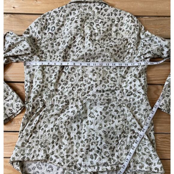 Chico’s Leopard Print Full Zip Lightweight Jacket Size 1 Women’s Tan - Picture 5 of 6